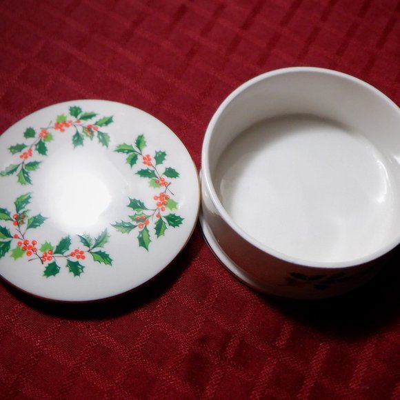 ~ SADLER - Made in England * CHRISTMAS Trinket / Jewelry Dish with Cover * - Picture 4 of 4